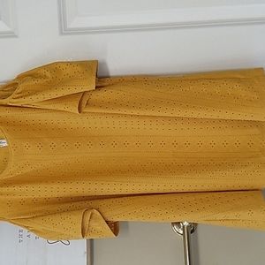 Yellow cold shoulder short sleeve top 3x